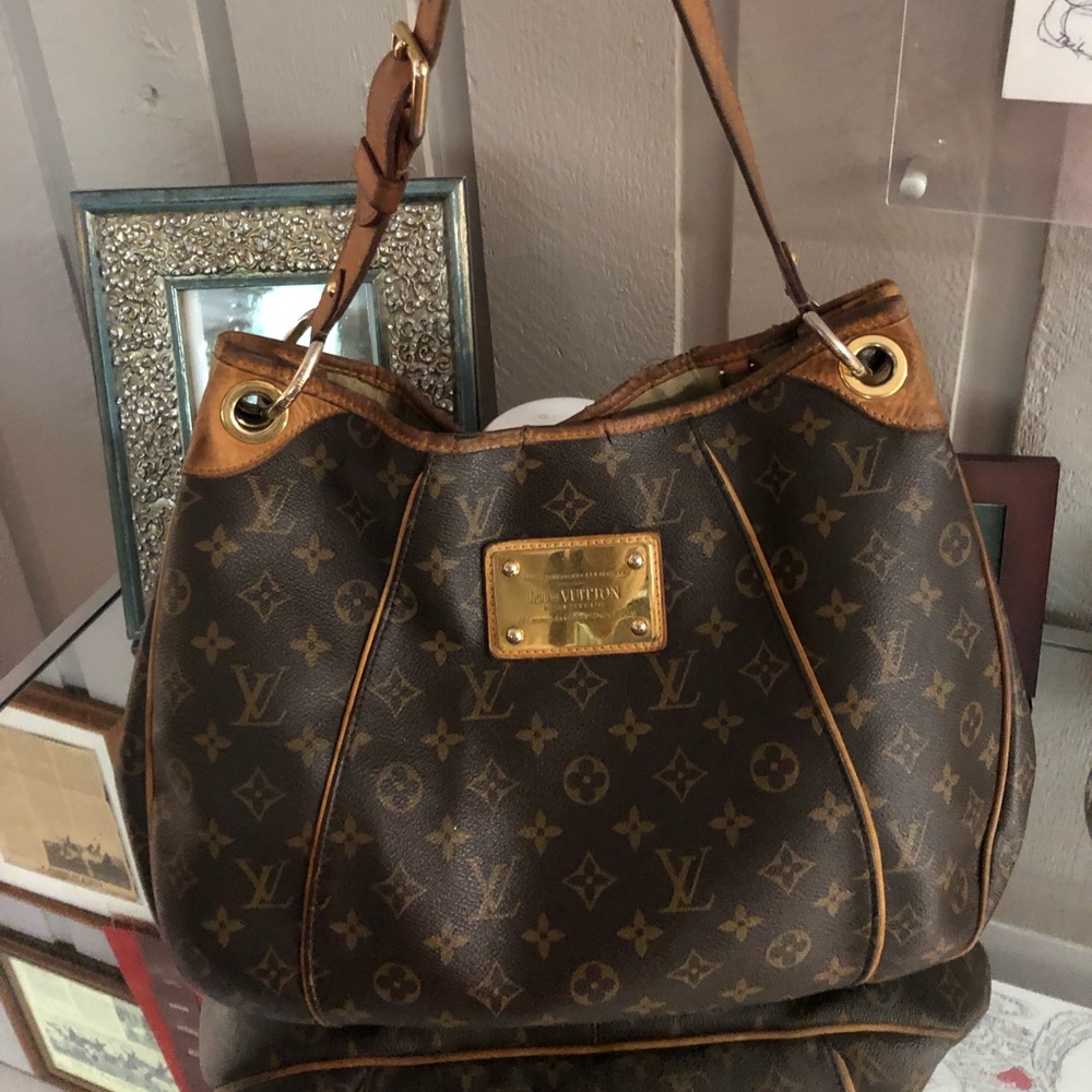 Authentic Louis Vuitton Galleria!